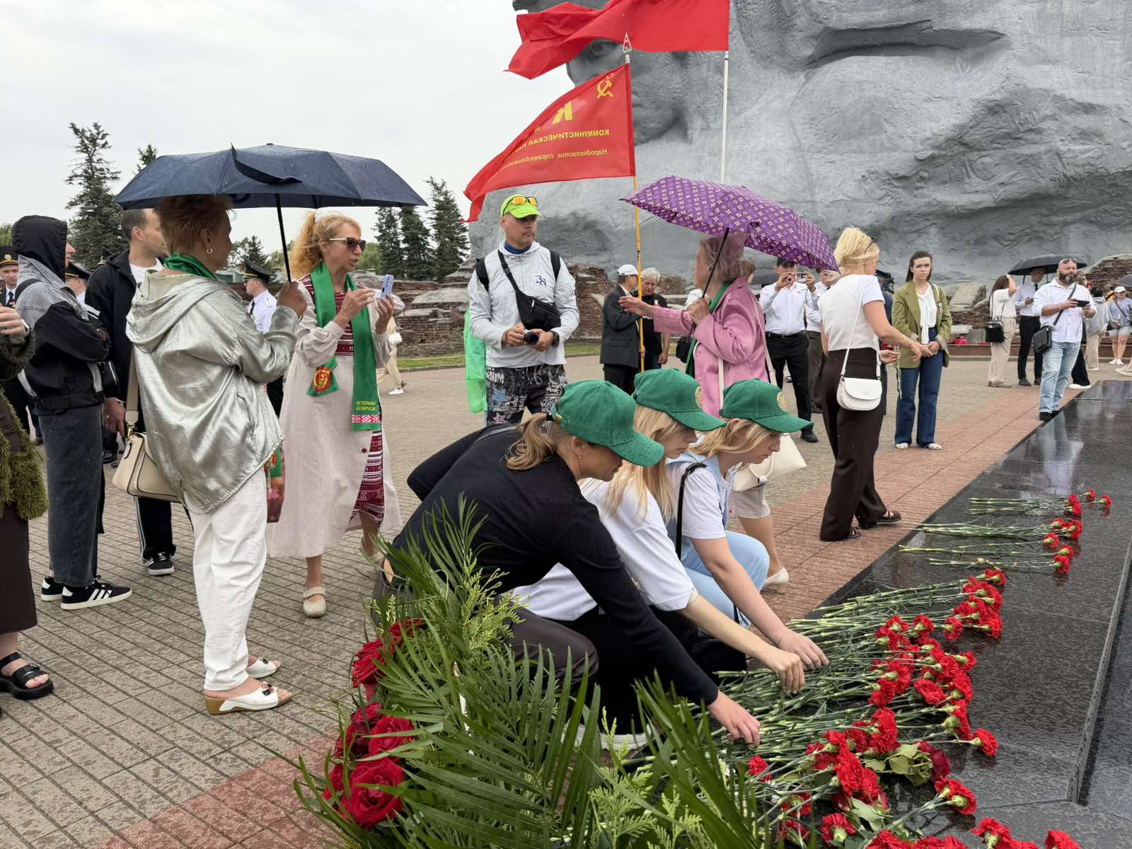 Маршрутами исторической памяти: сотрудники ИМНС по Лепельскому району совместили экскурсионный тур с участием в митинге в Брестской крепости