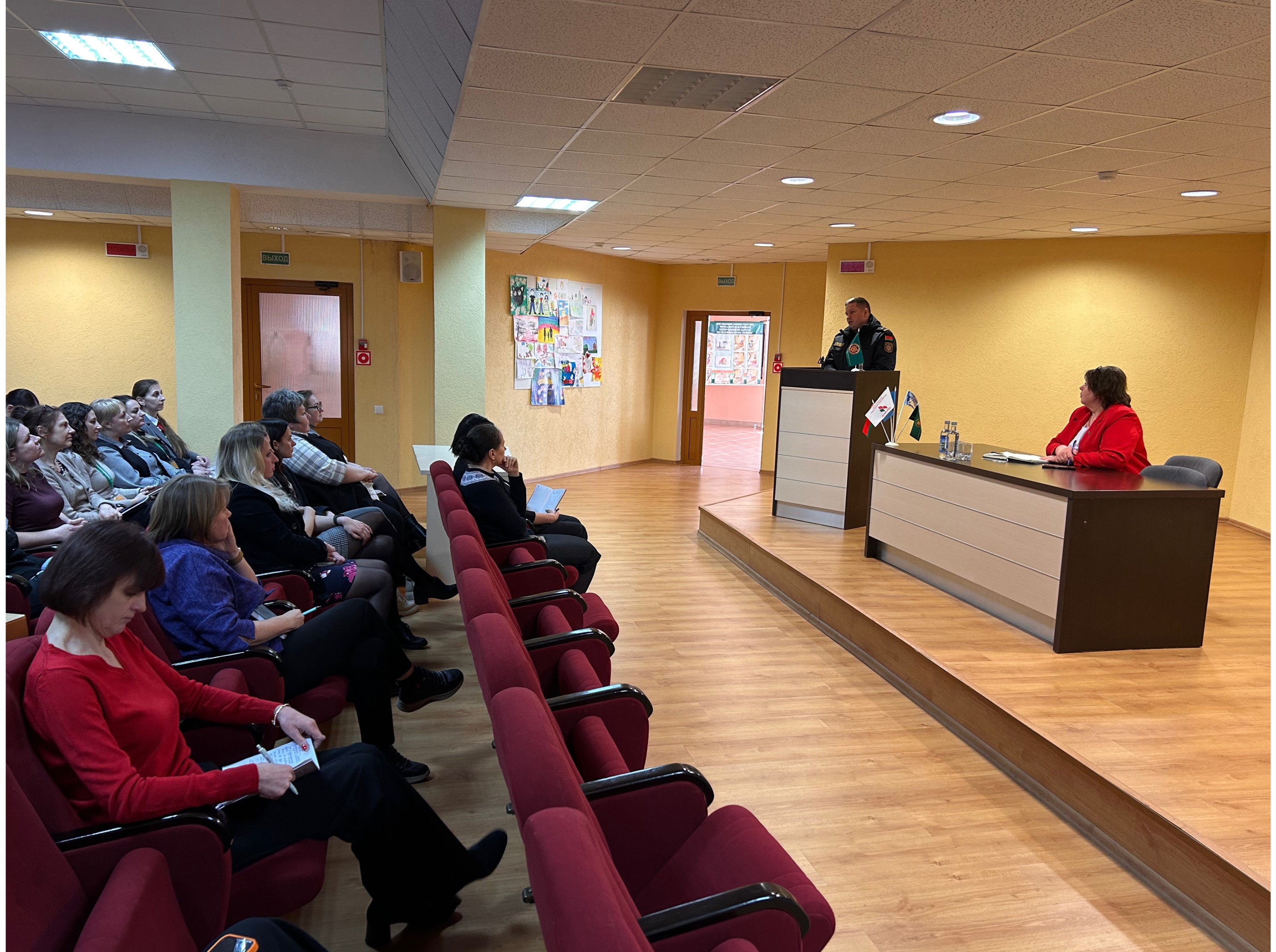 Встреча сотрудников ИМНС по Жлобинскому району со старшим участковым инспектором ОВД Жлобинского районного исполнительного комитета