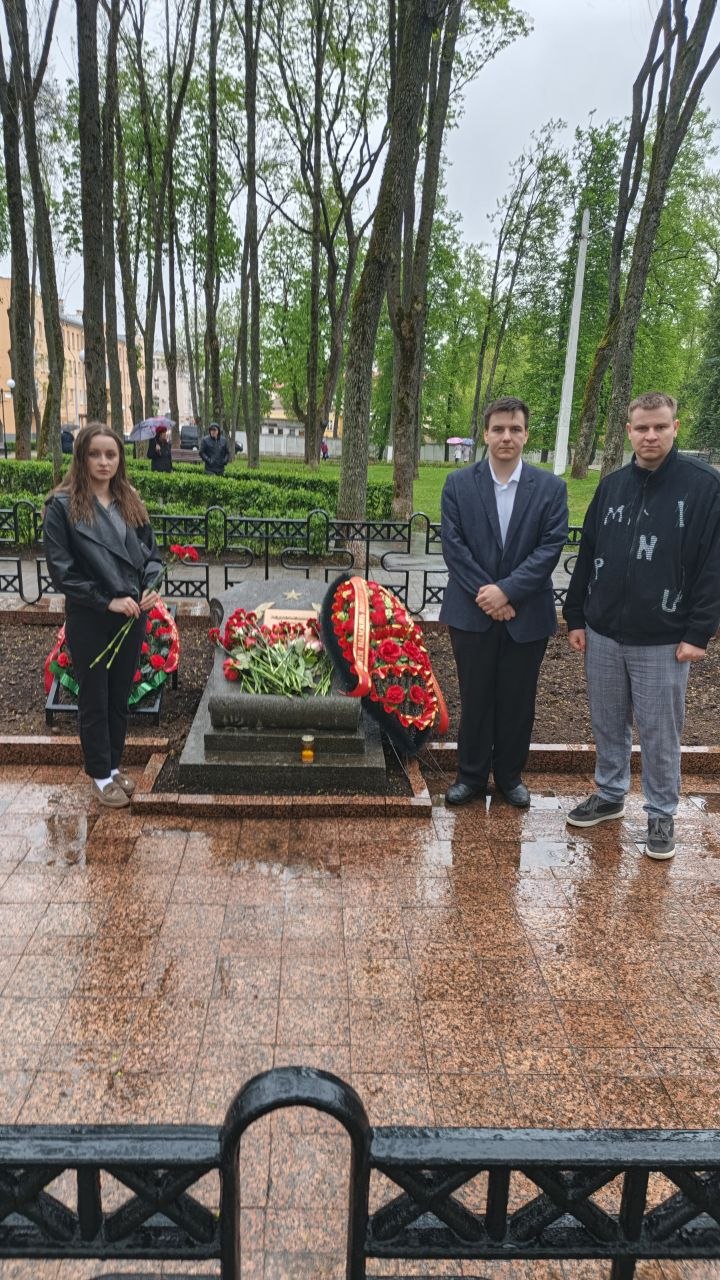 Сотрудники ИМНС по Витебскому району приняли участии в мероприятиях, посвященных 81-й годовщине Победы в Великой Отечественной войне 