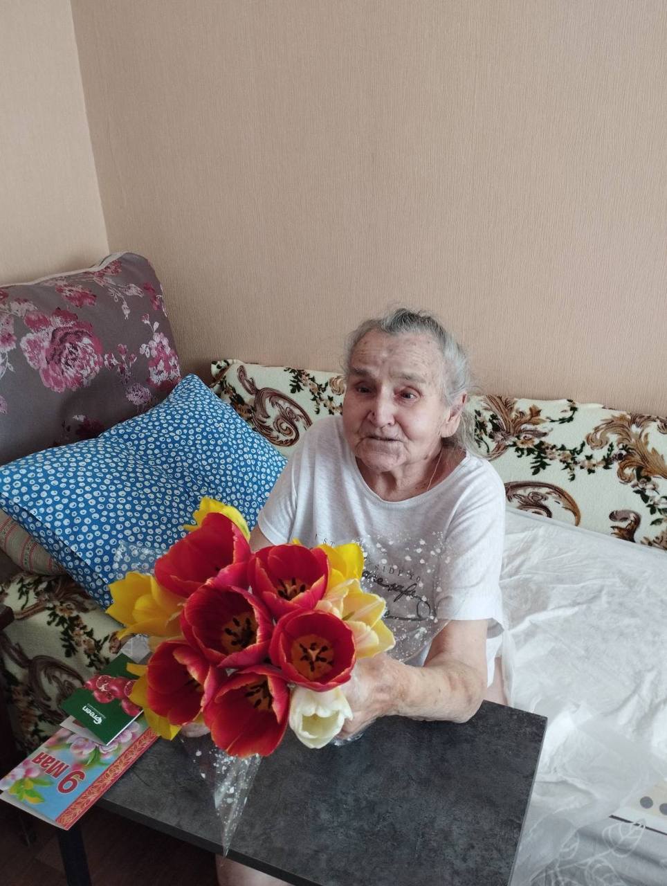 Честь и слава поколению победителей: ИМНС по Советскому району г. Гомеля поздравила ветерана Великой Отечественной войны