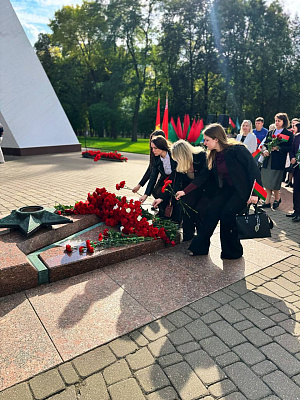 Сотрудники ИМНС по Лидскому району приняли участие в митинге «Мир и единство – сила народа», приуроченном ко Дню народного единства