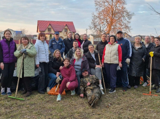 Инспекция МНС по Жлобинскому району приняла участие в областном субботнике