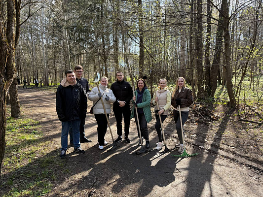 Сотрудники ИМНС по Партизанскому району Минска вместе с администрацией и общественностью навели порядок в зоне отдыха